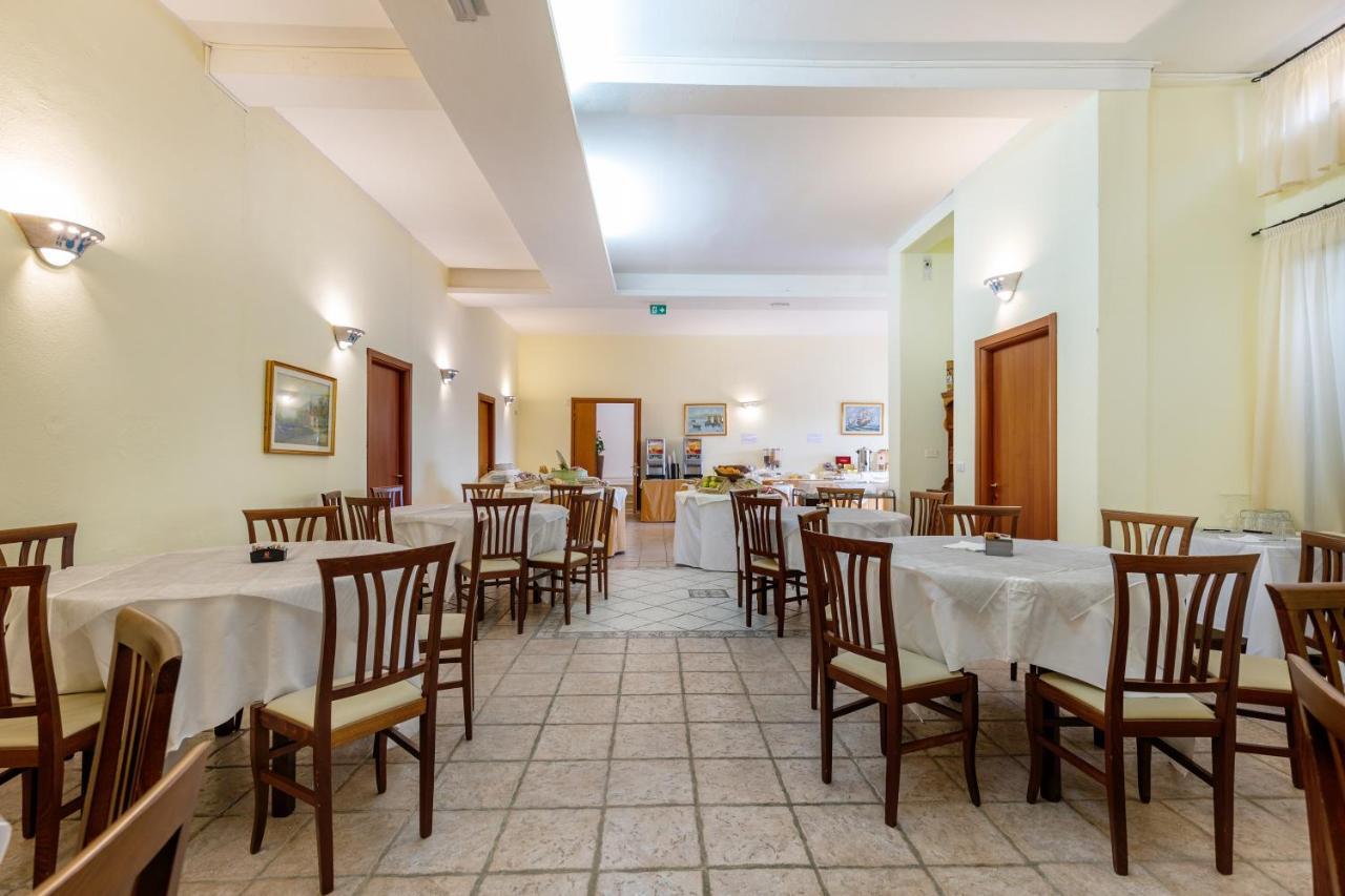 Hotel Le Mimose سان تيودورو المظهر الخارجي الصورة